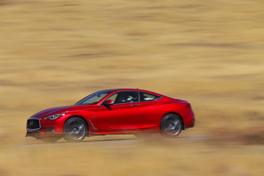  Infiniti Q60 Red Sport 400 AWD 2016 года  (фото 17 из 42)